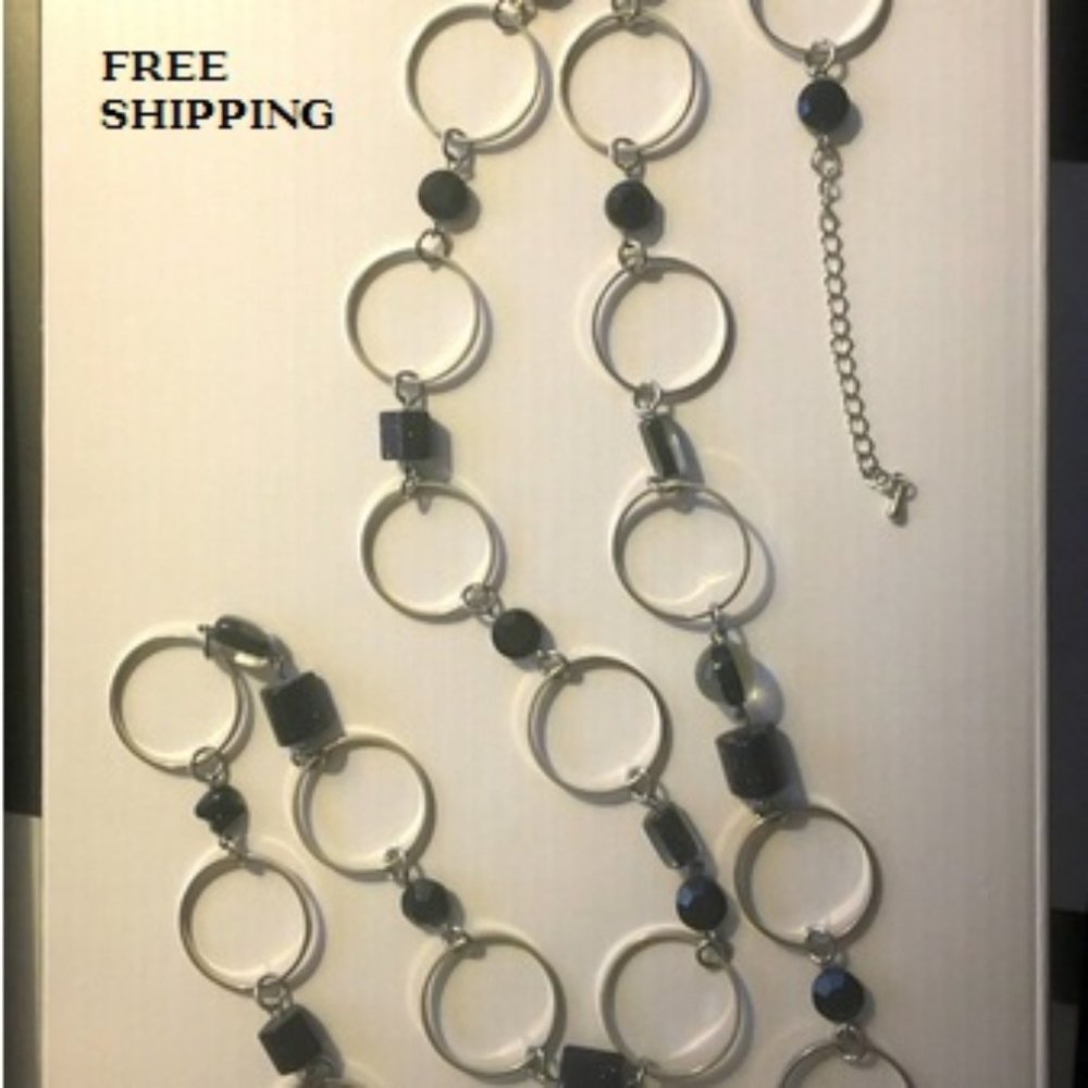 Lia Sophia Necklace FREE 🚚 SHIPPING